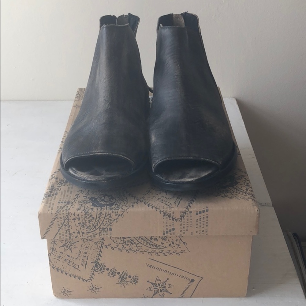 Free People Falcon Flat sandals